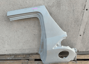 Blotnik tyl tylny lewy suzuki swift MK7 5D hb 10- 1