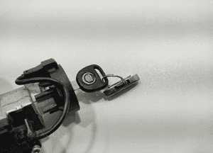 STACYJKA KLUCZYK KOSTKA CADILLAC CTS II 92184907 2007-2014 EUROPA 3