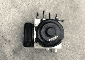 Pompa ABS Porsche Macan 95B614517D 95B907379D 2