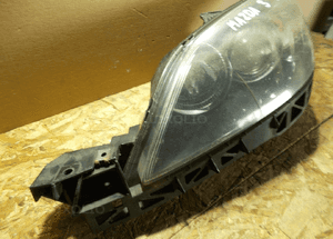 Mazda 3 lampa przód przednia lewa 2