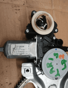 Toyota Yaris II mechanizm podnośnik szyby przód przedni prawy lewy 5D    06-11 4