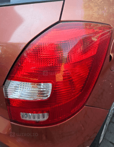 Skoda Fabia II 2 lampa tył tylna prawa lewa 3
