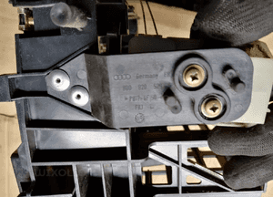 Ramka radia stelaż kieszeń pompka Audi A4 B5 8D0820529S 8D0857007F 12