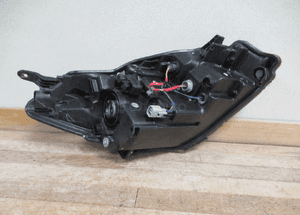 Lampa przednia przód lewa toyota yaris iii 3 lift soczewka 2014-2017 16