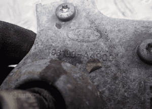 CARENS IV 13-18 SILNICZEK WYCIERACZEK PRZÓD PRAWY 98100-A4900 RADOM 4