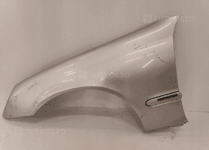 Mercedes W203 C-Klasa 00-07 BŁOTNIK LEWY PRZÓD 1
