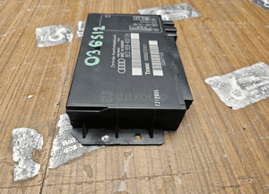 Moduł 8E0959433CH Sterownik Komputer Komfortu Audi A4 B7 Europa 7