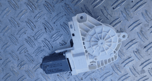 AUDI A5 SILNICZEK SZYBY PRAWY PRZÓD 8T0959802B 1