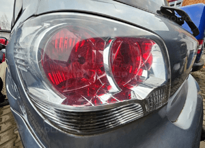Mitsubishi Outlander I 1 lampa tył tylna prawa lewa 1