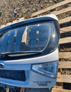 Subaru impreza gh klapa bagaznika kompletna 2