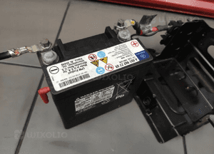 MERCEDES C-KLASA W204 LIFT AKUMULATOR DODATKOWY 12V 12Ah MODUŁ UCHWYT ORYG 6
