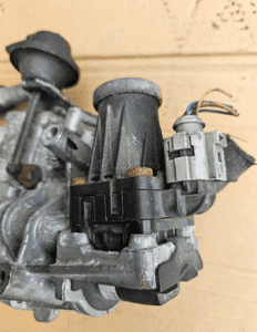 Citroen C5 III 3.0 V6 HDI zawor EGR spalin przód 4