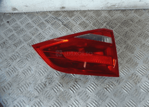 Audi A4 B8 sedan lampa lewa tylna z klapy 1