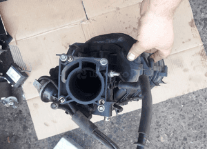 Mazda 3  5 6 Kolektor Ssący 2.0 16V LF94 5