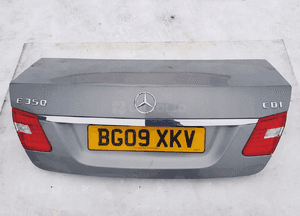 Mercedes W212 sedan klapa bagażnika 1