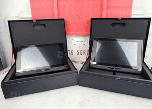 Audi OE Zestaw 2 TABLETy 2 UCHWYTy ENTERTAINMENT RSE III 4M0051700F 2