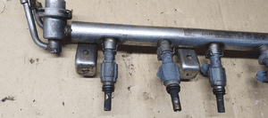 Listwa wtryskowa wtryski VW Phaeton 3.2 R32 022133315L 2