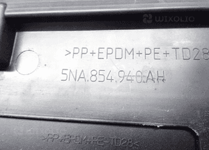Listwa drzwi prawy przód VW Tiguan 5NA854940AH 9