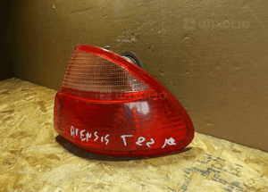 Lampa tył tylna prawa toyota avensis T22 oryginał 3