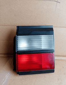 Lampa prawy tył tylna prawa w klapę VW Passat B3 Sedan 357945108 1
