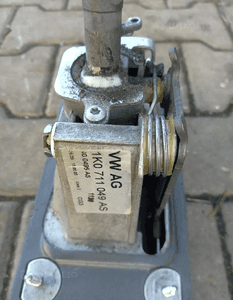 Audi A3 8P 1.9 TDI lewarek wybierak linki biegów 1K0711049AS 1K0711265C 2