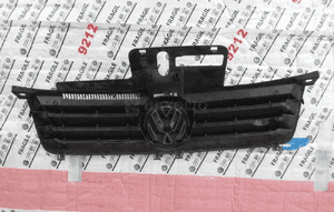 VW POLO 6Q0 ATRAPA GRILL 01-05 2