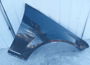 Błotnik prawy przód mercedes W204 lift 1