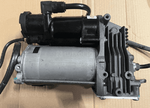 Kompresor zawieszenia Land Rover Discovery 3 III & 4 IV / Range Rover Sport L320 1