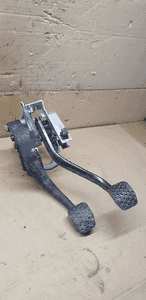 Pedały pedał hamulca sprzęgła BMW I E87 6751665 678711 3