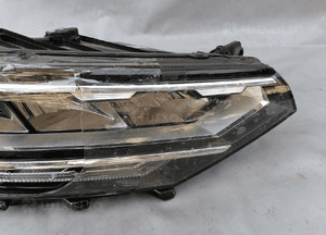 Lampa prawa prawy przód Vw Passat B8 3G1941036 2