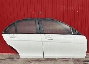 Mercedes W204 lift drzwi 149 prawy przód oryginał ładne 2