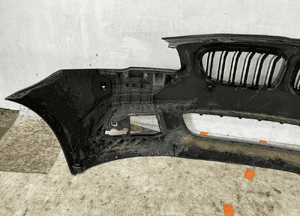 Bmw F10 m lift oryginalny zderzak przedni naprawiany 3