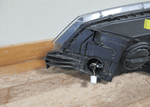 LAMPA PRZEDNIA PRZÓD LEWA PRAWA SKODA YETI LIFT XENON 2012-2017 18