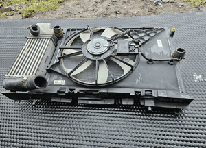 Chłodnica Wody Plynu Klimatyzacji Intercooler Wentylator 1.4 D4D Toyota Auris 1 I Lift 2011r 31