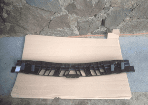 RANGE ROVER SPORT L320 ŚLIZG ZDERZAKA ŚRODKOWY TYŁ 8