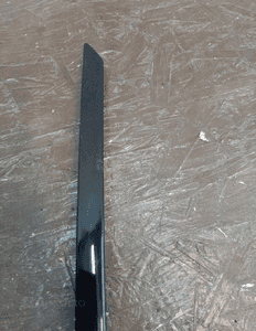 Bmw F33 listwa szyby czołowej prawa 11
