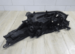 TOYOTA YARIS 4 IV LAMPA prawa  przód soczewka 20-24r 9