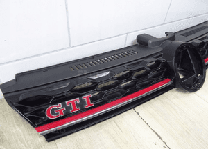 Atrapa grill volkswagen golf vii gti lift 5G0853653S 3