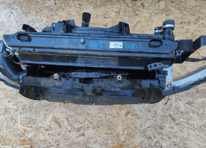 BMW 5 E60 5 seria 520d automat 03-10 PAS PRZEDNI BELKA CHŁODNICE WENTYLATOR 6