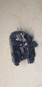 Zamek drzwi lewy tył tylny Audi A6 C5 4B0839015B 1
