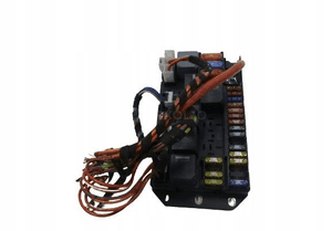 RANGE VOGUE L322 SKRZYNKA BEZPIECZNIKÓW YQE500370 1