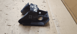 Łapa mocowanie belki prawy tył Opel Vivaro B Trafic III 93452777 551A61666R 3