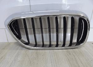 Prawa atrapa nerka grill bmw 5 G30 G31 7383520 1