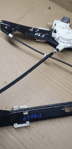 Mechanizm podnośnik szyby lewy przód BMW  E90 6927027 7