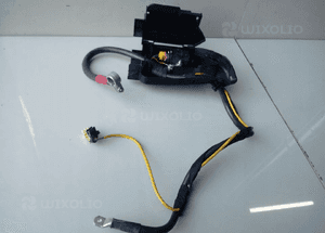 A6 C6 KLEMA PLUSOWA PIROTECHNICZNA 4F0915519 KOMPL 1
