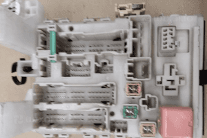 Toyota Avensis T27 modul sterownik  BSi 82730-05150-B 3