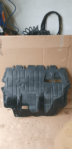 Osłona płyta podwozia pod silnik VW Passat B6 3C0825237F 3C0825235K 1