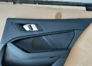 Bmw F40 boczek tapicerka drzwi prawy tył 2
