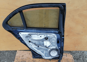 MERCEDES C 204 lakier 890 drzwi prawe przód tył sedan 4