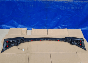 Lexus UX blenda klapy światła lampa 9